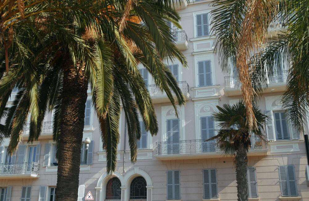 Façade-de-l_Hôtel-Beau-Rivage_-où-habitait-Matisse-lors-de-son-arrivée-à-Nice-en-1917